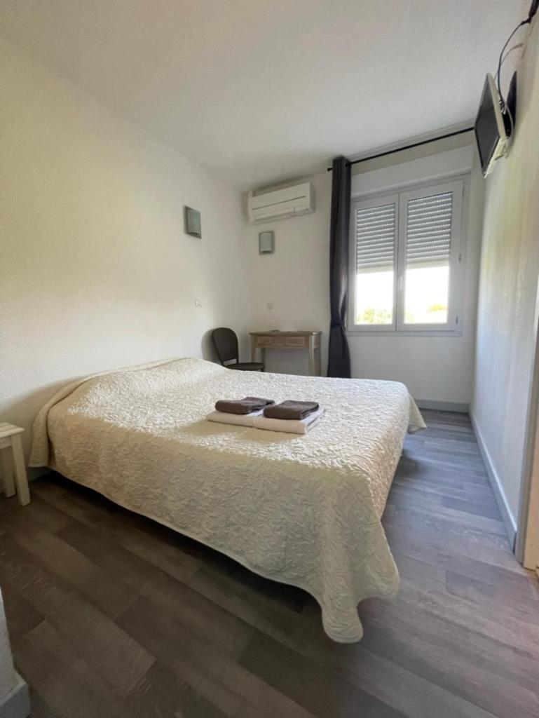 Hotel Restaurant La Ceinture Vauvert Dış mekan fotoğraf