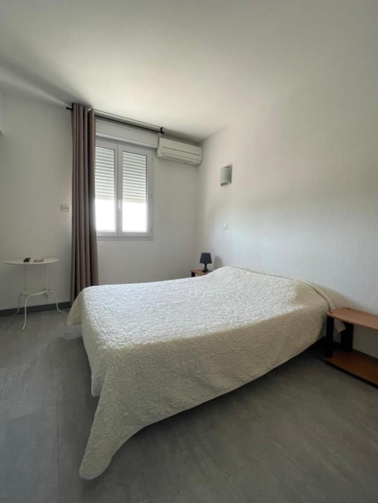Hotel Restaurant La Ceinture Vauvert Dış mekan fotoğraf